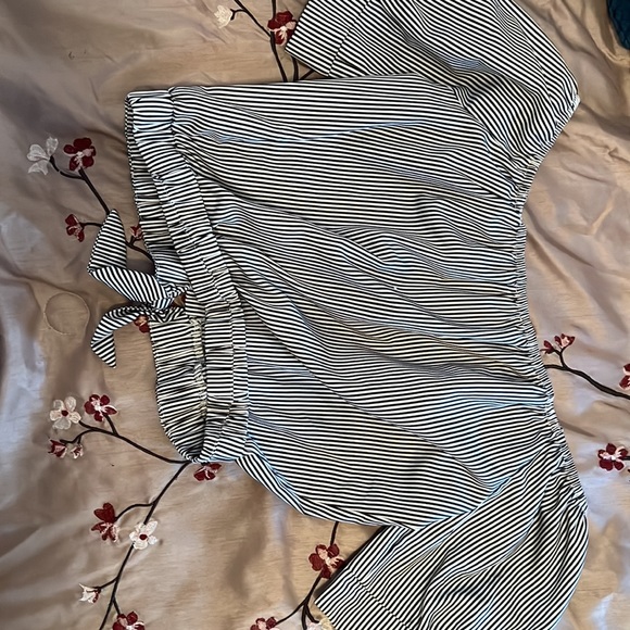 Cute top for woman - Picture 2 of 4